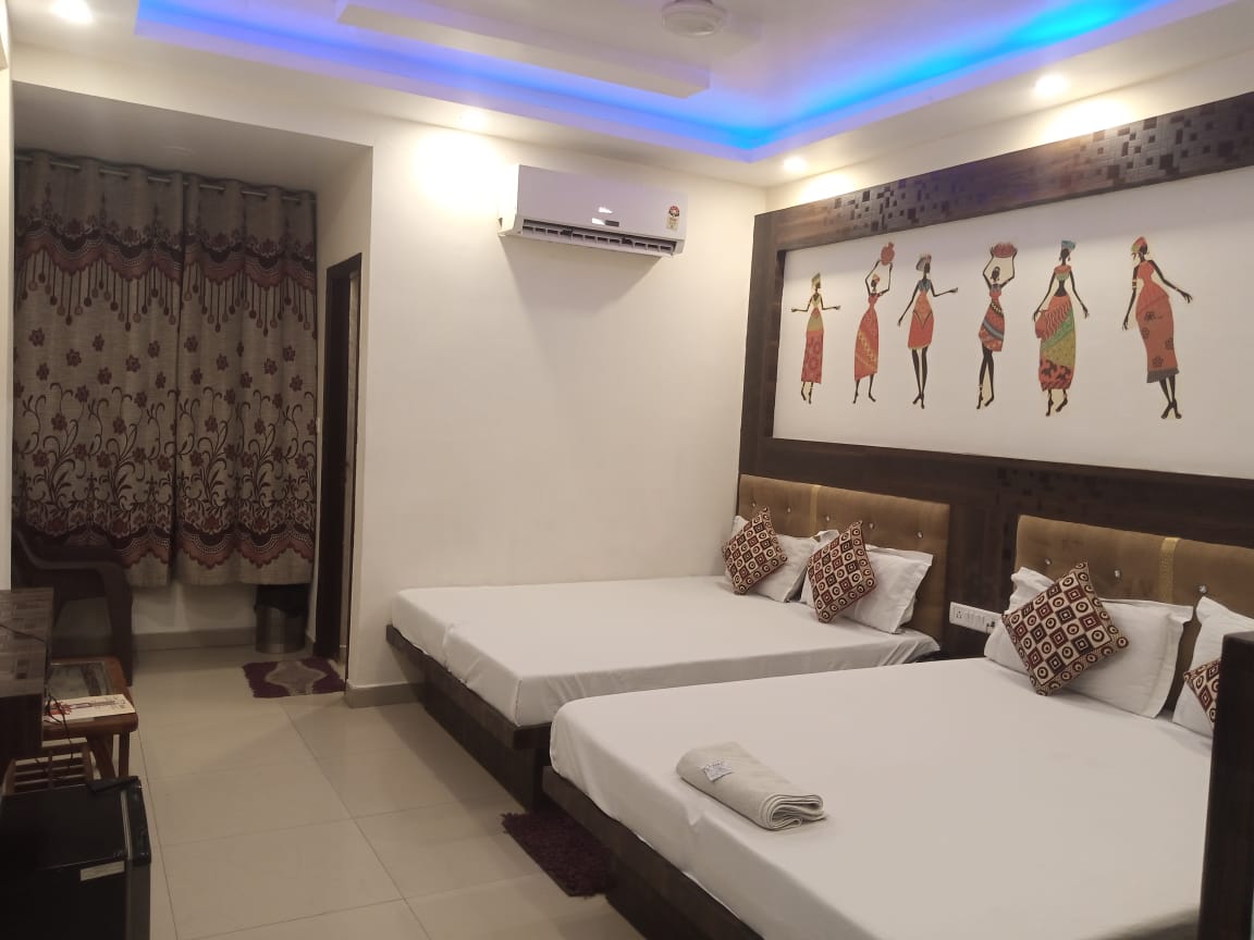 Cottage Ganga Inn | Delux Family Room( 2 Double Beds ) With Free Wifi